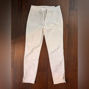 NWT white jeans with zipper ankles
